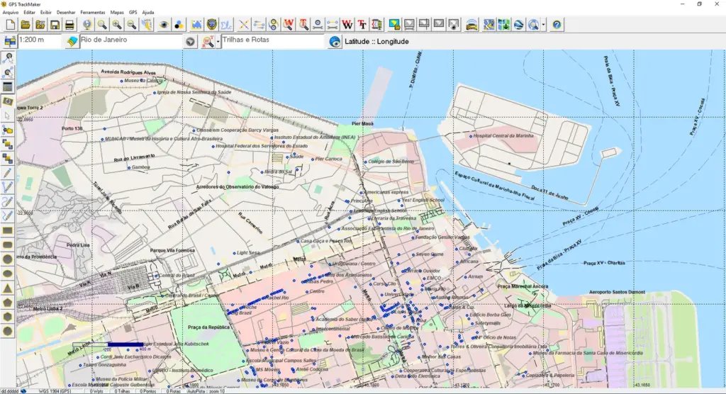 Tela do GPS TrackMaker grátis mostrando trilha sobre mapa vetorial de fundo